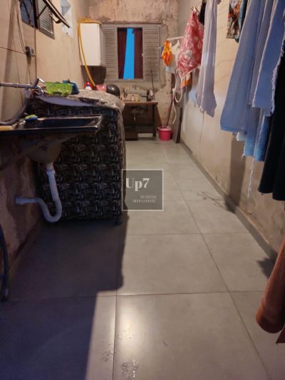CASA COM 02 QUARTOS À VENDA NO JARDIM REDENTOR, EM BAURU.
