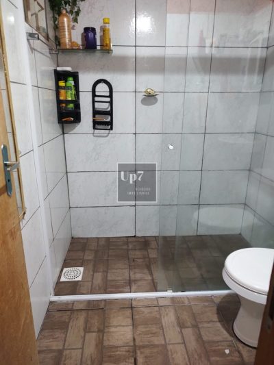 CASA COM 02 QUARTOS À VENDA NO JARDIM REDENTOR, EM BAURU.