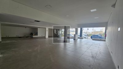 LOJA COMERCIAL COM 350M² PARA ALUGAR NO TRIANON MARKET, EM BAURU.