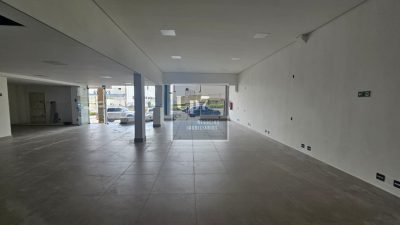 LOJA COMERCIAL COM 350M² PARA ALUGAR NO TRIANON MARKET, EM BAURU.
