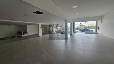 LOJA COMERCIAL COM 350M² PARA ALUGAR NO TRIANON MARKET, EM BAURU.