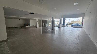 LOJA COMERCIAL COM 350M² PARA ALUGAR NO TRIANON MARKET, EM BAURU.