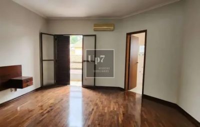 SOBRADO COM 03 QUARTOS À VENDA PRÓXIMO À ITE, EM BAURU-SP.