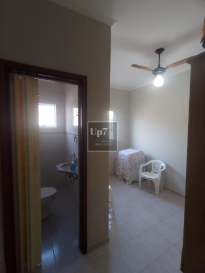 CASA REFORMADA COM 03 QUARTOS À VENDA NO JARDIM JUSSARA, EM BAURU/SP.