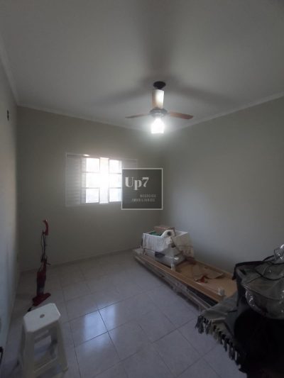 CASA REFORMADA COM 03 QUARTOS À VENDA NO JARDIM JUSSARA, EM BAURU/SP.
