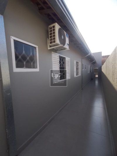 CASA REFORMADA COM 03 QUARTOS À VENDA NO JARDIM JUSSARA, EM BAURU/SP.