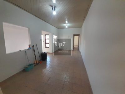 Casa no centro de Bauru com 02 quartos para LOCAÇÃO
