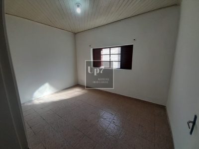 Casa no centro de Bauru com 02 quartos para LOCAÇÃO