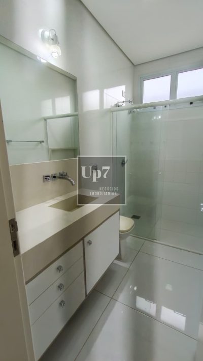 CASA AMPLA COM 04 SUÍTES PARA ALUGAR NO CONDOMÍNIO VILLA LOBOS, EM BAURU-SP.